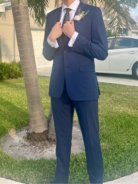 Men's Navy Suit - worn once - Blazer Size 36, Pants Size 40 - skinny fit